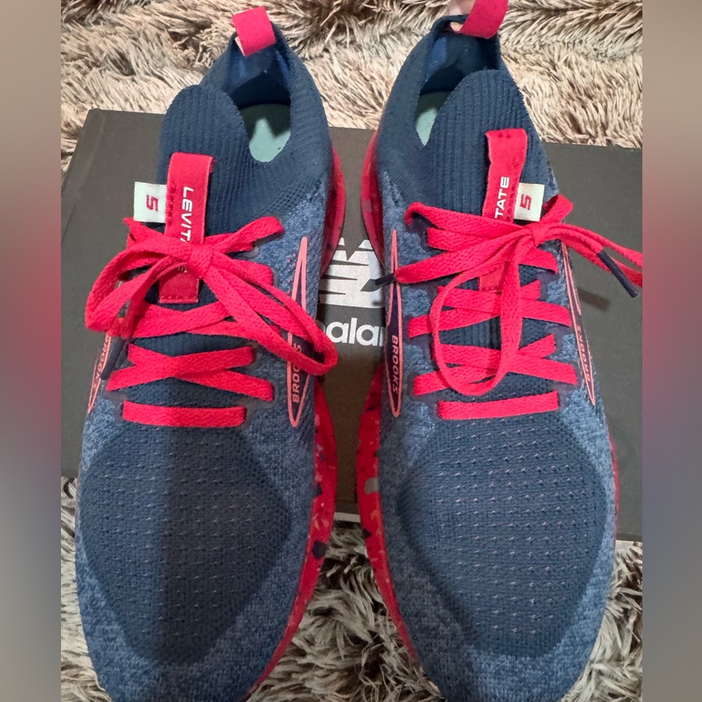 Brooks sneakers